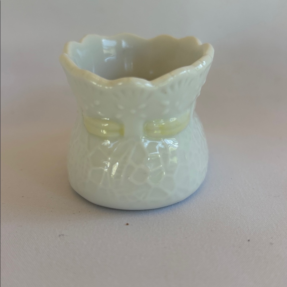 Vintage 2001 Baby Adorable White With Yellow Bow Bootie Porcelain Favor - Picture 5 of 11